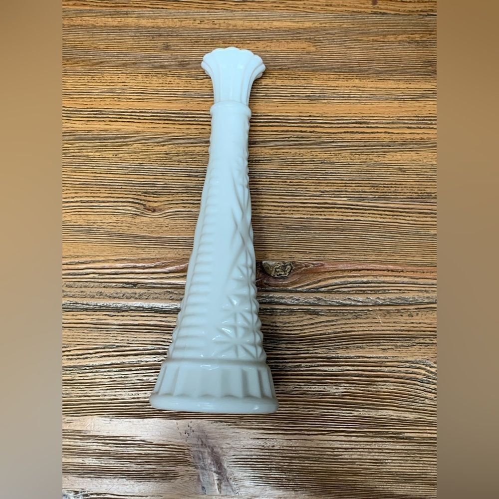 Anchor Hocking White Milk Bud Vase with Intricate Floral Design - Picture 7 of 10